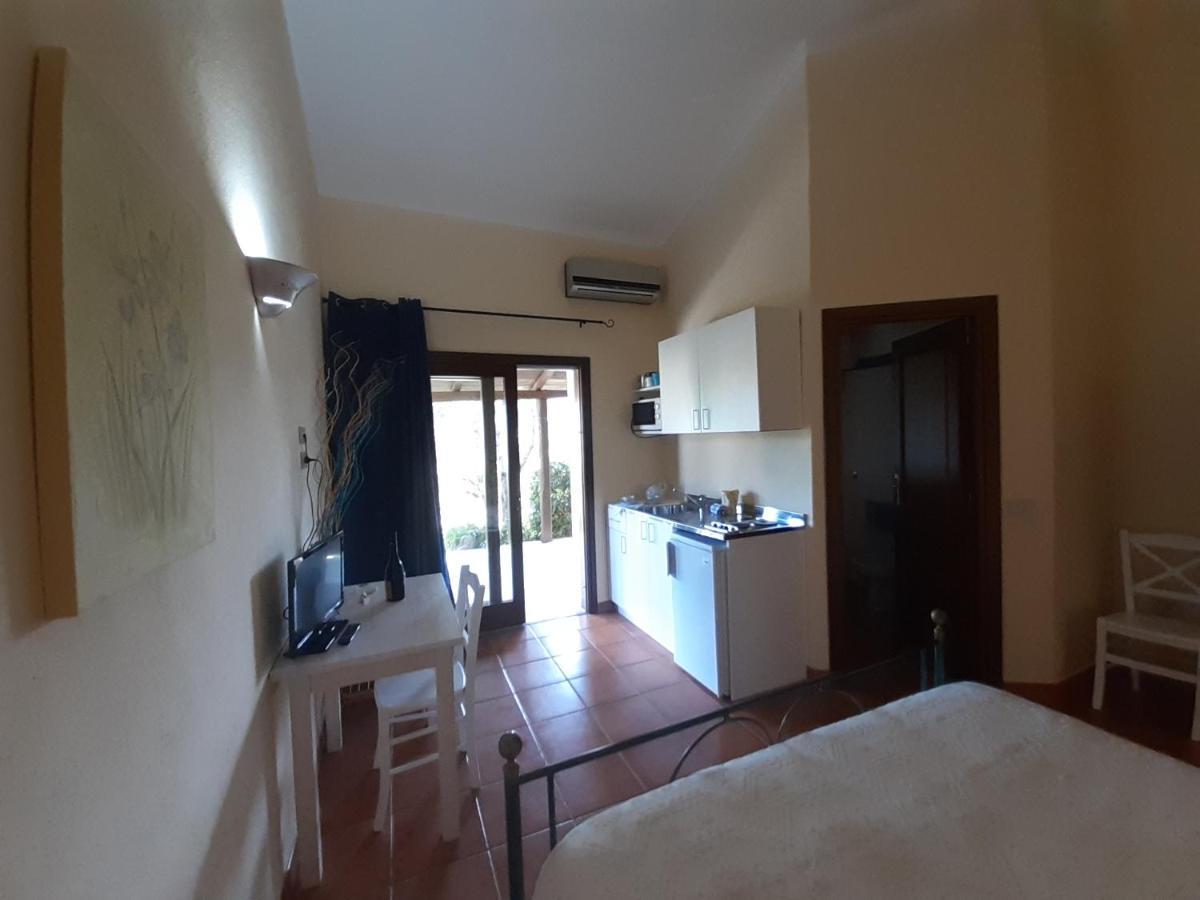 Agriturismo Campesi Casale Tra Le Vigne Aglientu Esterno foto