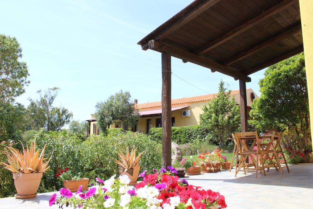 Agriturismo Campesi Casale Tra Le Vigne Aglientu Esterno foto