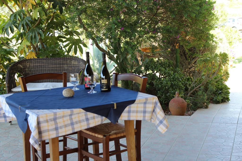 Agriturismo Campesi Casale Tra Le Vigne Aglientu Esterno foto