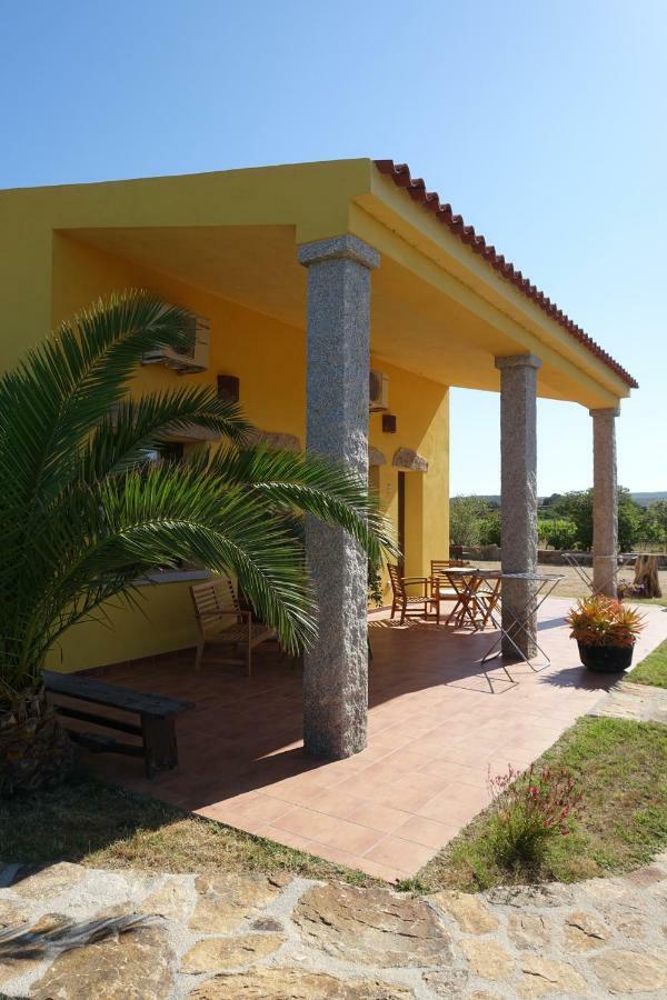 Agriturismo Campesi Casale Tra Le Vigne Aglientu Esterno foto